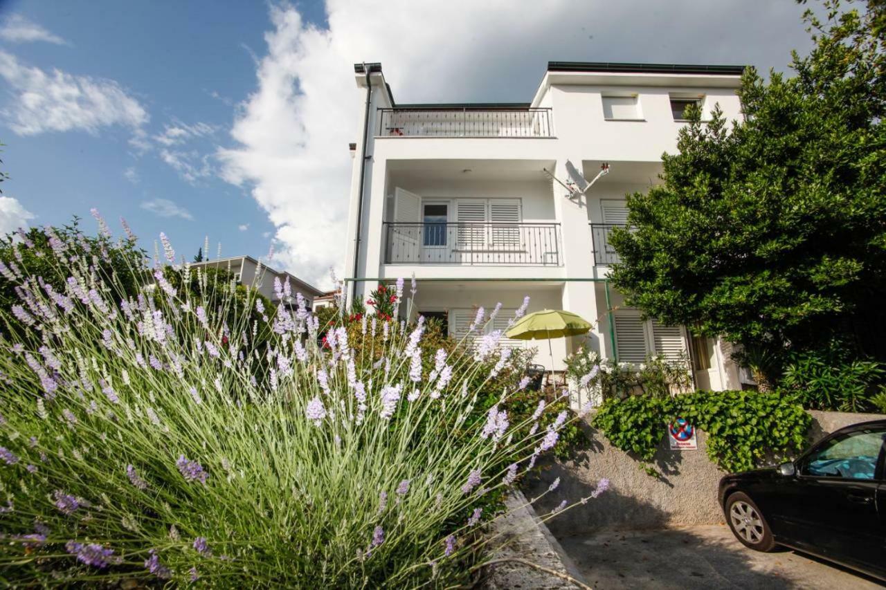 Apartments Marta Crikvenica Exteriör bild