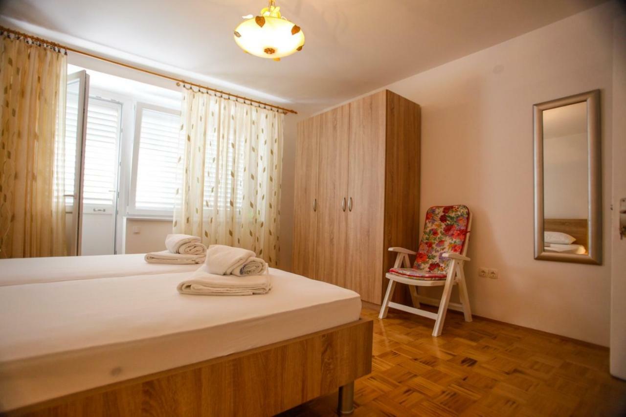 Apartments Marta Crikvenica Exteriör bild